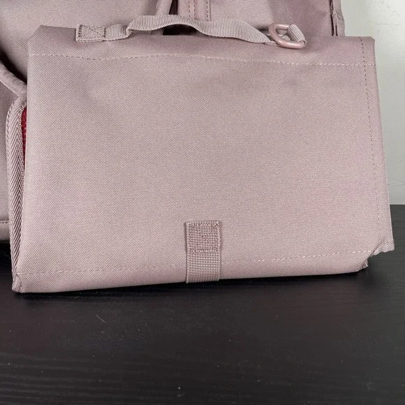 The Herschel Diaper/ Tote Bag Ash Rose with additional insert - Picture 5 of 7